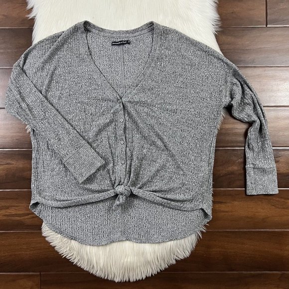 Abercrombie‎ & Fitch Women's Size Medium Gray Ribbed Knot Front Sweater Top - Picture 1 of 7
